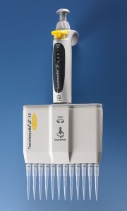 Brand - Micropipette Transferpette S multicanale con 12 puntali